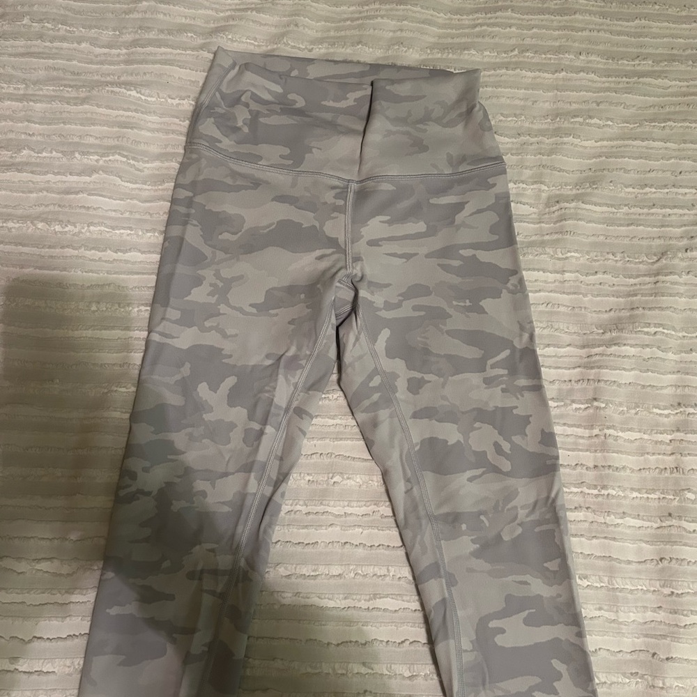 Lululemon Wunder Under 28in Grey/White Camo Leggings
